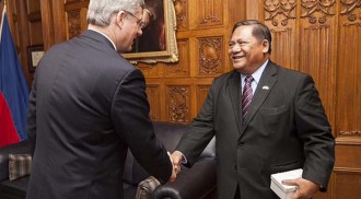 Philippine Ambassador calls on Prime Minister Harper ahead of Manila visit
