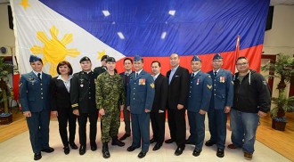 Filipino community says thanks to the Canadian Forces for helping Typhoon Haiyan victims in the Philippines