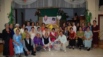 Angelita Maduro is honored as the 2014 OFSAM’s Mother of the Year