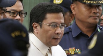 Jinggoy arrives at Sandigan for bail hearing