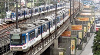 LRT and MRT offer free rides to government workers on Sept. 19