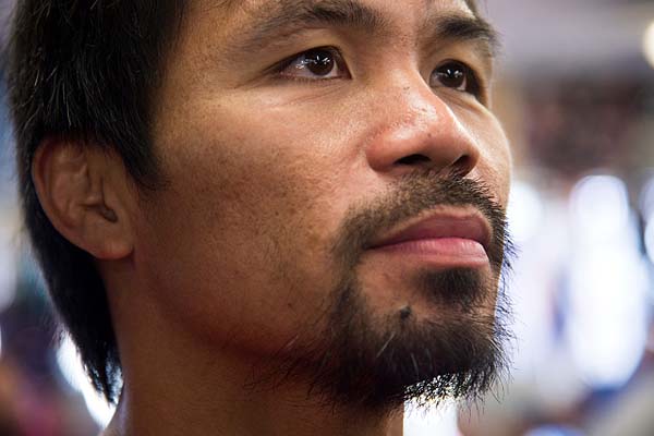 Pacquiao attacked by unknown person in resto parking lot