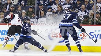 Jets remain tough at home