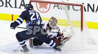 Jets remain tough at home