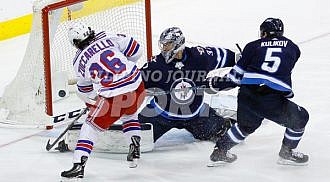 Jets remain tough at home