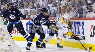 Game Three favours Vegas, Jets now trailing 2-1